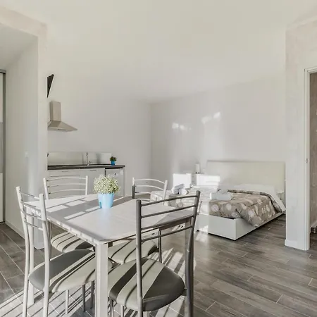 La Casa Bianca Di * Bologna